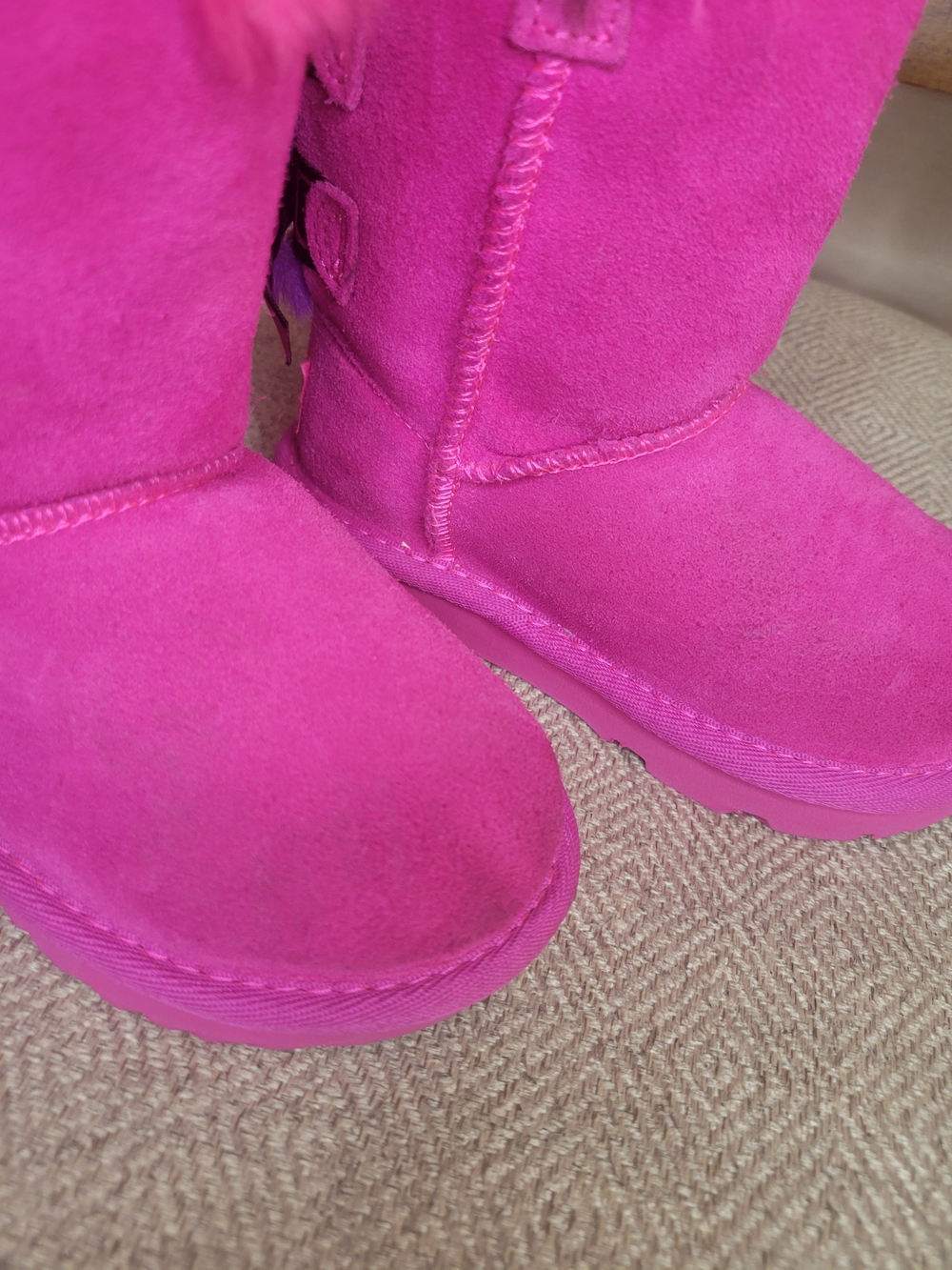 UGG Bailey Bow Plaid Punk Boots. - Picture 8 of 8